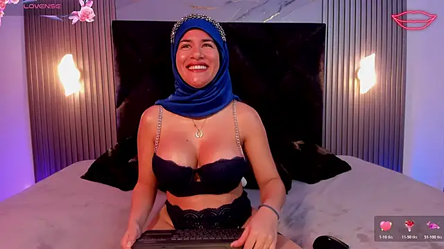 Zafira Alabi online show from 11/15/25, 05:09