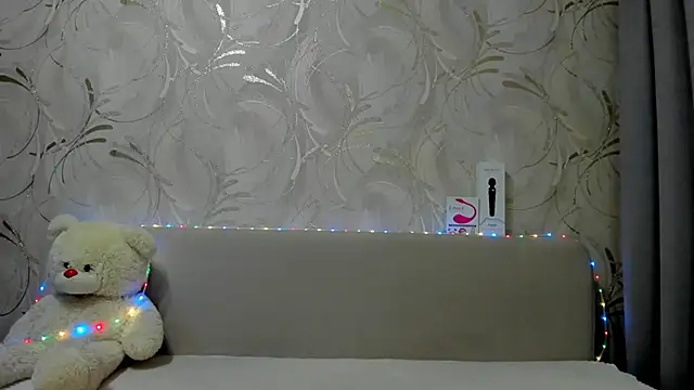 Snapshot of Malika_Lisan chatting on 03/17/25, 01:46 Malika Lisan online show from 03/17/25, 01:46