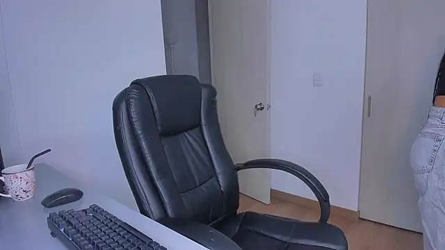 Lisegg  online show from 02/19/25, 11:28