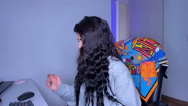 Lisegg  online show from 03/30/26, 02:29