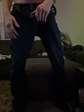 Snapshot of LionBoy1976 chatting on 12/15/24, 08:30 LionBoy1976 online show from 12/15/24, 08:30