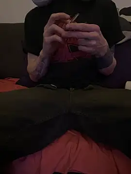 Snapshot of LionBoy1976 chatting on 03/10/25, 03:12 LionBoy1976 online show from 03/10/25, 03:12