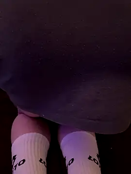 Snapshot of LionBoy1976 chatting on 12/04/25, 02:21 LionBoy1976 online show from 12/04/25, 02:21