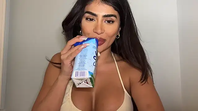 Snapshot of ArabicBarbie chatting on 02/05/25, 11:50 ArabicBarbie online show from 02/05/25, 11:50