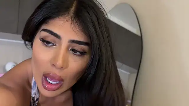 Snapshot of ArabicBarbie chatting on 10/25/25, 09:20 ArabicBarbie online show from 10/25/25, 09:20