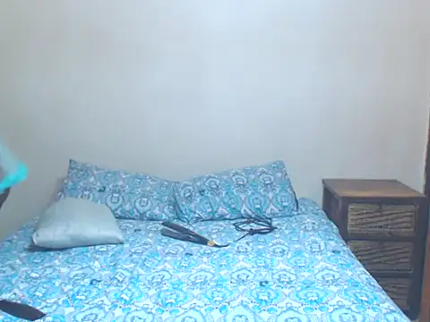 Snapshot of sexylax17 chatting on 10/05/25, 05:33 sexylax17 online show from 10/05/25, 05:33