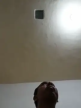 Snapshot of desnudo_Sexoxo chatting on 12/17/24, 04:23 desnudo Sexoxo online show from 12/17/24, 04:23