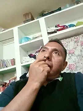 Snapshot of desnudo_Sexoxo chatting on 01/01/25, 03:23 desnudo Sexoxo online show from 01/01/25, 03:23