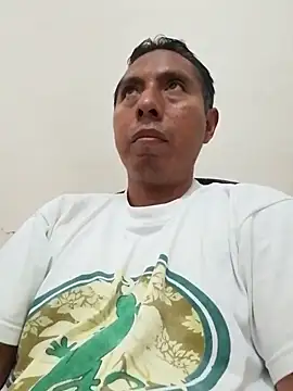 Snapshot of desnudo_Sexoxo chatting on 03/19/25, 01:10 desnudo Sexoxo online show from 03/19/25, 01:10