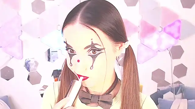 LexiKiss online show from 11/15/25, 05:42