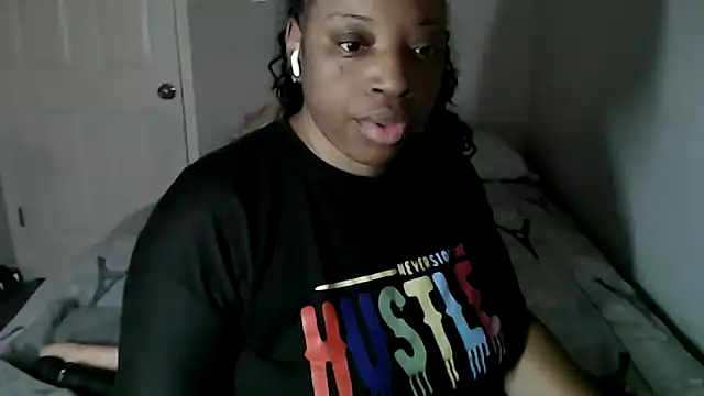 Sexymona1218 online show from 10/29/25, 05:14