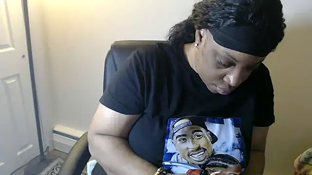 Sexymona1218 online show from 04/01/26, 07:31