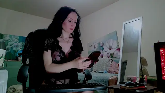 lara heaven online show from 12/23/25, 10:13