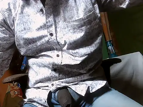 Snapshot of desiboy1101 chatting on 02/02/25, 05:10 desiboy1101 online show from 02/02/25, 05:10