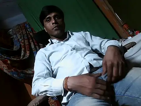 Snapshot of desiboy1101 chatting on 03/03/25, 02:26 desiboy1101 online show from 03/03/25, 02:26