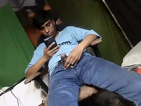 Snapshot of desiboy1101 chatting on 11/02/25, 06:05 desiboy1101 online show from 11/02/25, 06:05