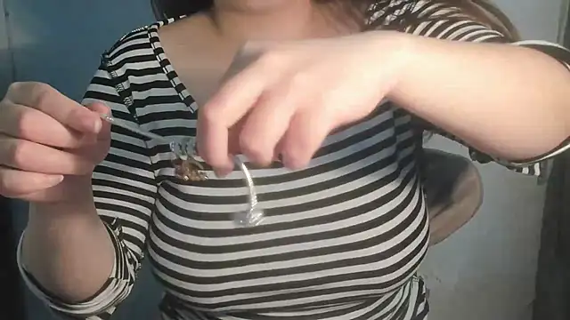 Snapshot of 6868_- chatting on 01/17/25, 09:50 6868 - online show from 01/17/25, 09:50