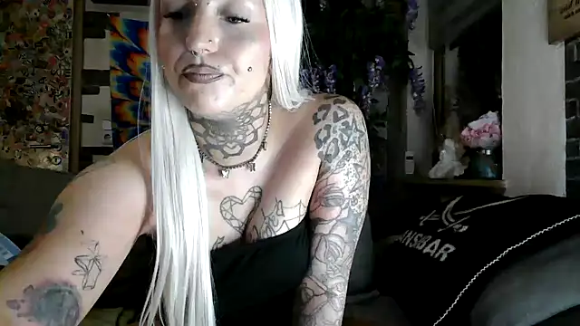 RoxxyInk online show from 09/09/25, 07:30