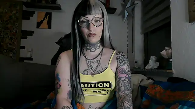 Snapshot of RoxxyInk chatting on 06/07/26, 10:35 RoxxyInk online show from 06/07/26, 10:35