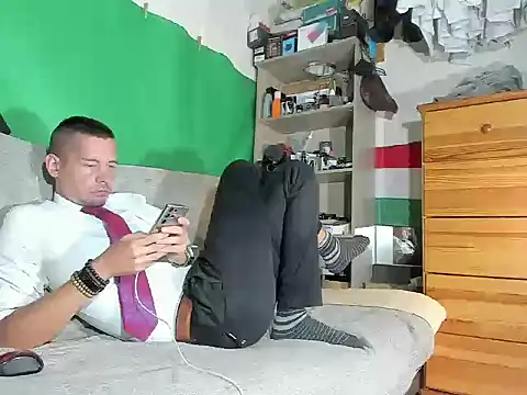 viraglaci18xh online show from 10/05/25, 04:05