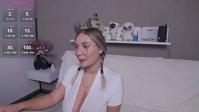 DakotaMae online show from 11/21/25, 04:16