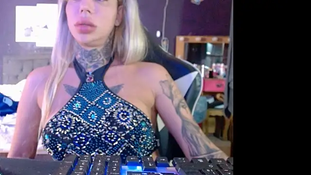 Snapshot of tatuada_sex chatting on 03/13/25, 02:05 tatuada sex online show from 03/13/25, 02:05