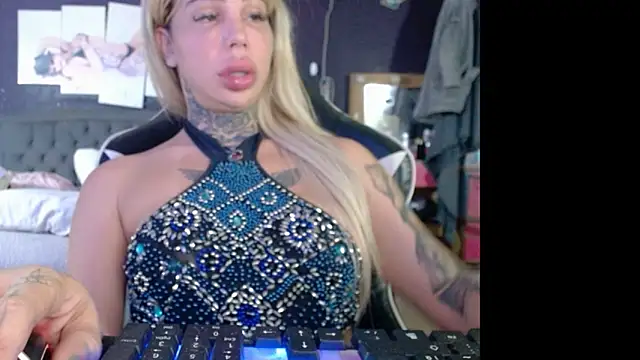 Snapshot of tatuada_sex chatting on 03/13/25, 06:48 tatuada sex online show from 03/13/25, 06:48