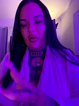Snapshot of _MelinaCurves_ chatting on 10/05/25, 09:02  MelinaCurves  online show from 10/05/25, 09:02