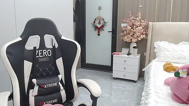 Hanako love online show from 12/18/25, 03:40