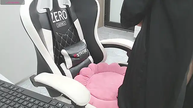 Hanako love online show from 03/06/26, 07:16