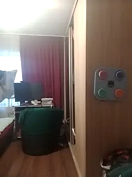 Snapshot of PUNKFUNK_HIGHLANDERX_EMTm chatting on 02/21/25, 03:43 PUNKFUNK HIGHLANDERX EMTm online show from 02/21/25, 03:43