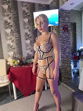 Snapshot of Hotnessi chatting on 03/16/25, 02:55 Hotnessi online show from 03/16/25, 02:55