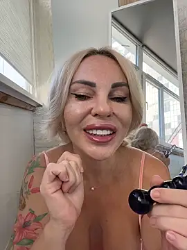 Snapshot of Hotnessi chatting on 09/20/25, 07:31 Hotnessi online show from 09/20/25, 07:31