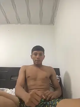 Snapshot of Thiagoo_Frost chatting on 10/27/25, 02:04 Thiagoo Frost online show from 10/27/25, 02:04