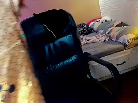 Snapshot of HOTnWILDalice chatting on 03/10/25, 01:56 HOTnWILDalice online show from 03/10/25, 01:56