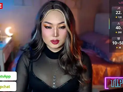 Snapshot of HOTnWILDalice chatting on 10/27/25, 12:58 HOTnWILDalice online show from 10/27/25, 12:58