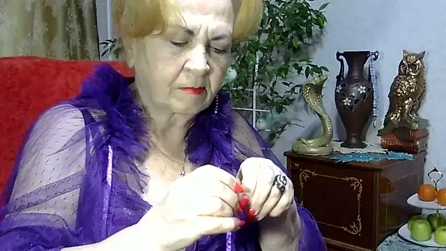 Emma52610 online show from 02/09/25, 07:05