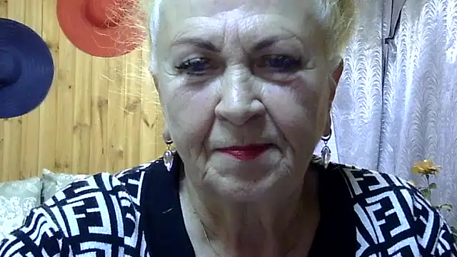 Emma52610 online show from 10/05/25, 09:51