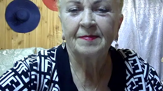 Emma52610 online show from 10/13/25, 05:24