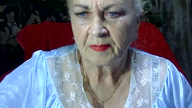 Emma52610 online show from 11/18/25, 07:35