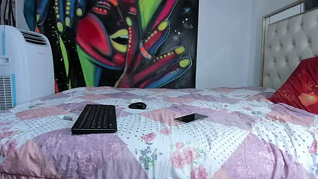 Snapshot of luna_sexxy chatting on 11/27/25, 06:15 luna sexxy online show from 11/27/25, 06:15