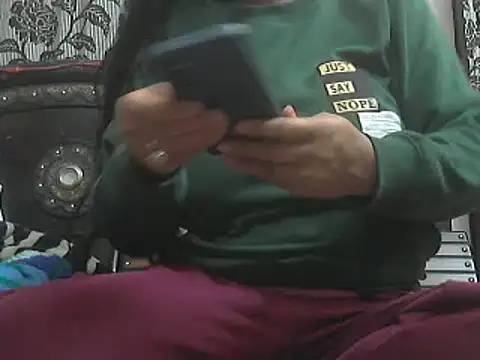 Snapshot of prettyindiandoll chatting on 12/12/24, 02:00 prettyindiandoll online show from 12/12/24, 02:00