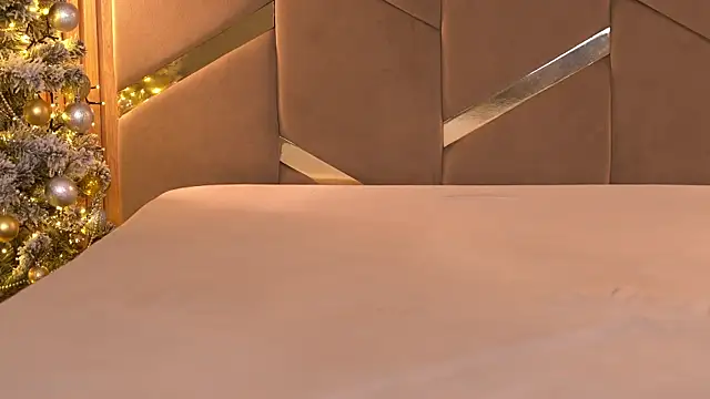 Snapshot of juice-pussy chatting on 12/14/24, 05:03 juice-pussy online show from 12/14/24, 05:03