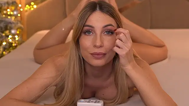 Snapshot of juice-pussy chatting on 12/21/24, 02:04 juice-pussy online show from 12/21/24, 02:04