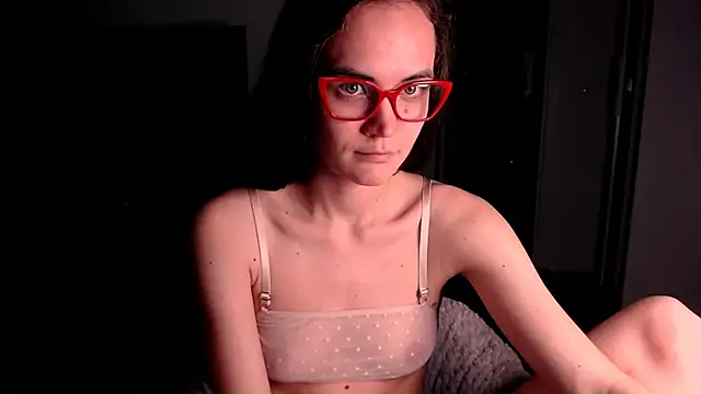 EvelynGG online show from 04/12/26, 06:57