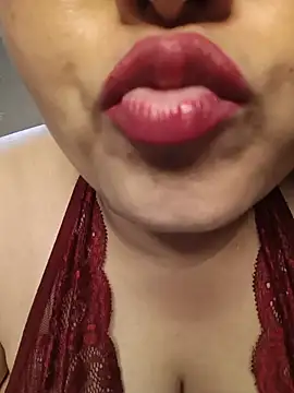 Snapshot of naughtymadam chatting on 07/07/26, 06:47 naughtymadam online show from 07/07/26, 06:47