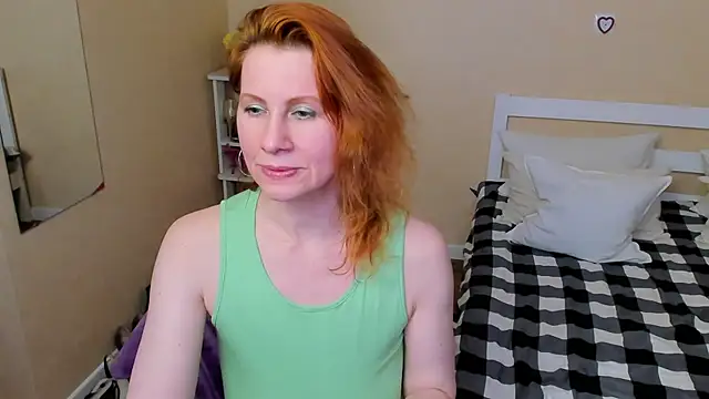 FoxySophia online show from 11/17/25, 07:36