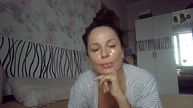 LindaStarS online show from 11/04/25, 05:28