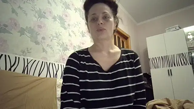 LindaStarS online show from 04/16/26, 09:04