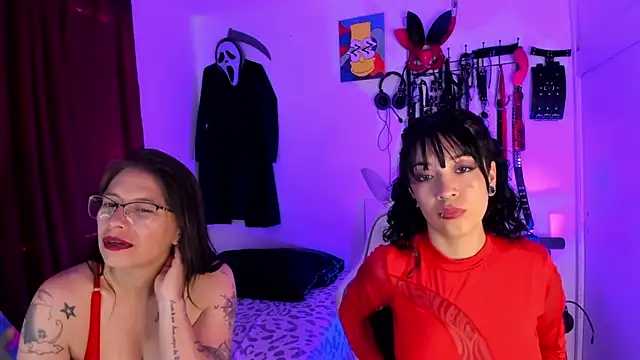 Snapshot of dungeongirls chatting on 09/26/25, 07:18 dungeongirls online show from 09/26/25, 07:18